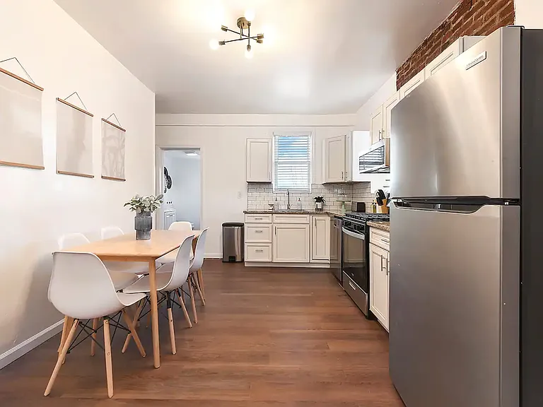 1060 Steuben St #1 — Photo 7