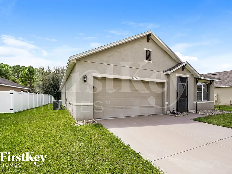 16736 Citrus Pkwy — Photo 1