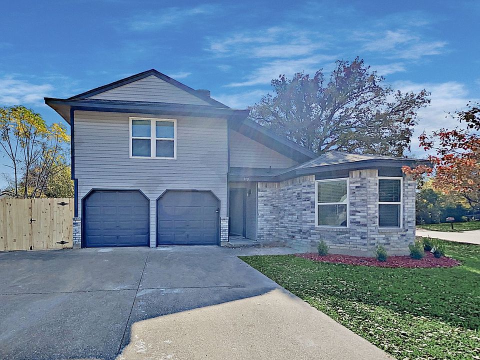 1st image of 900 Blue Jay Dr