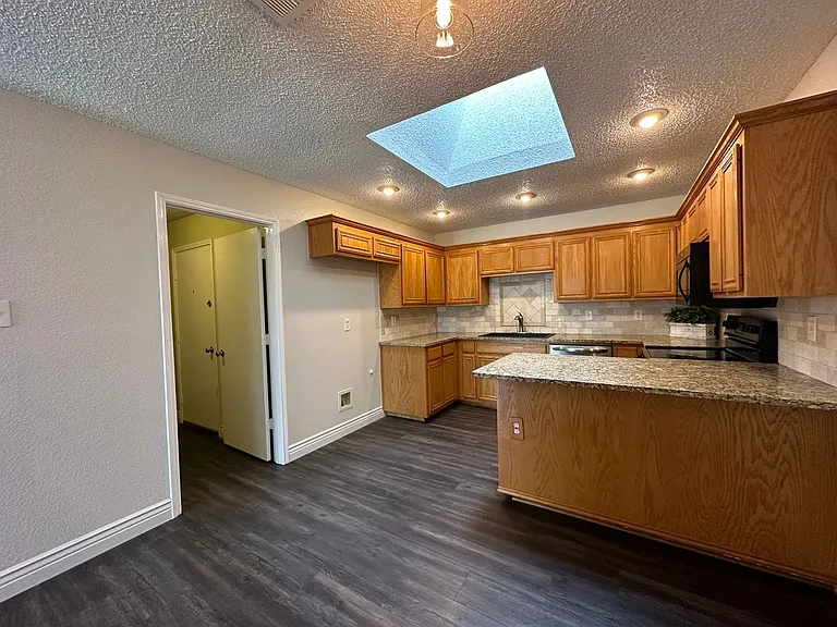 5900 Aloe Ct — Photo 7