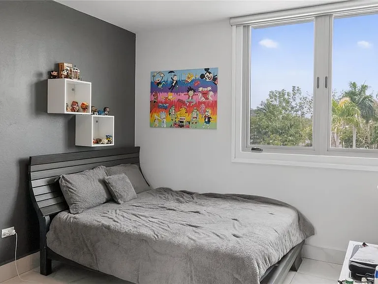 110 Central Park — Photo 18