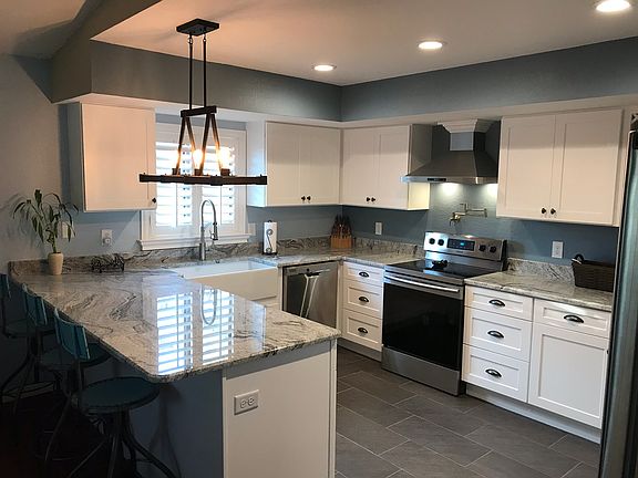 3rd image of 3172 Bay Ln