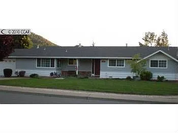 981 Tiffin Dr photo 1