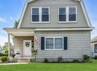 98 Seabreeze Ave, Middletown, NJ 07748