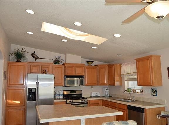 4th image of 200 N El Camino Real Space 411