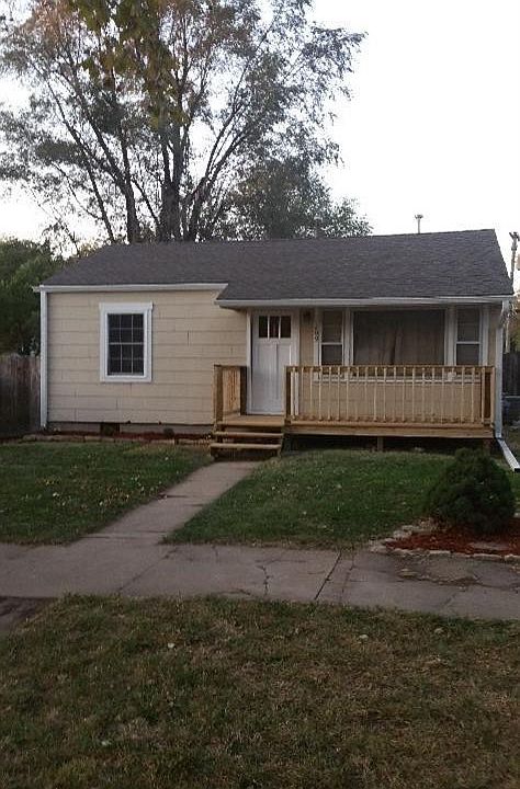 1st image of 209 E Minneapolis Ave
