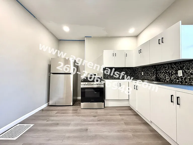 1512 Taylor St — Photo 13