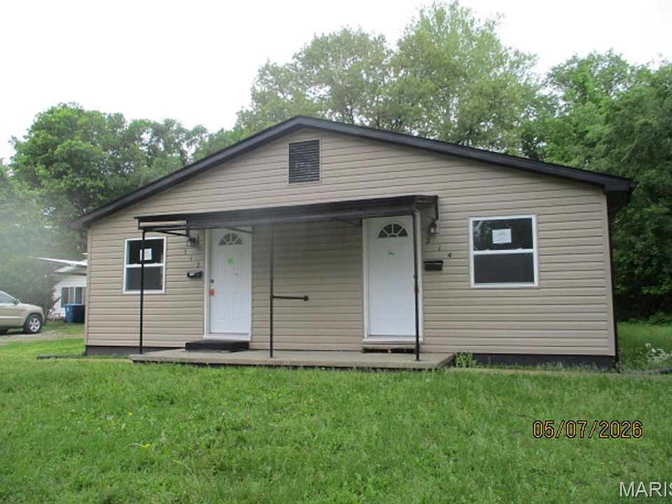 1st image of 212 Clara St