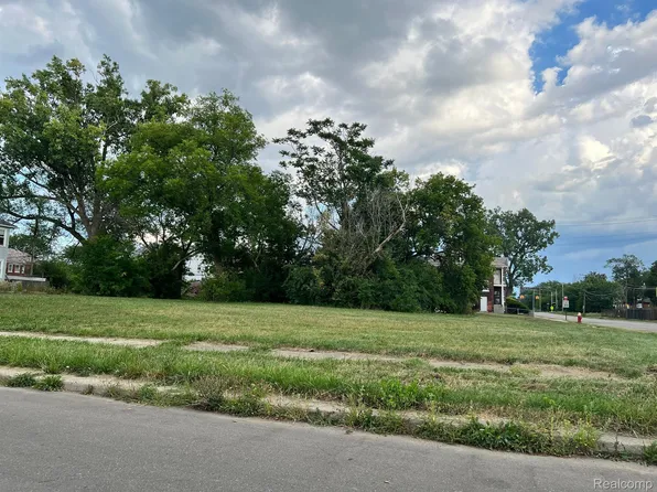 2091 Seward St, Detroit, MI 48206