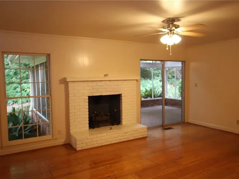 4690 Huntley Dr — Photo 11