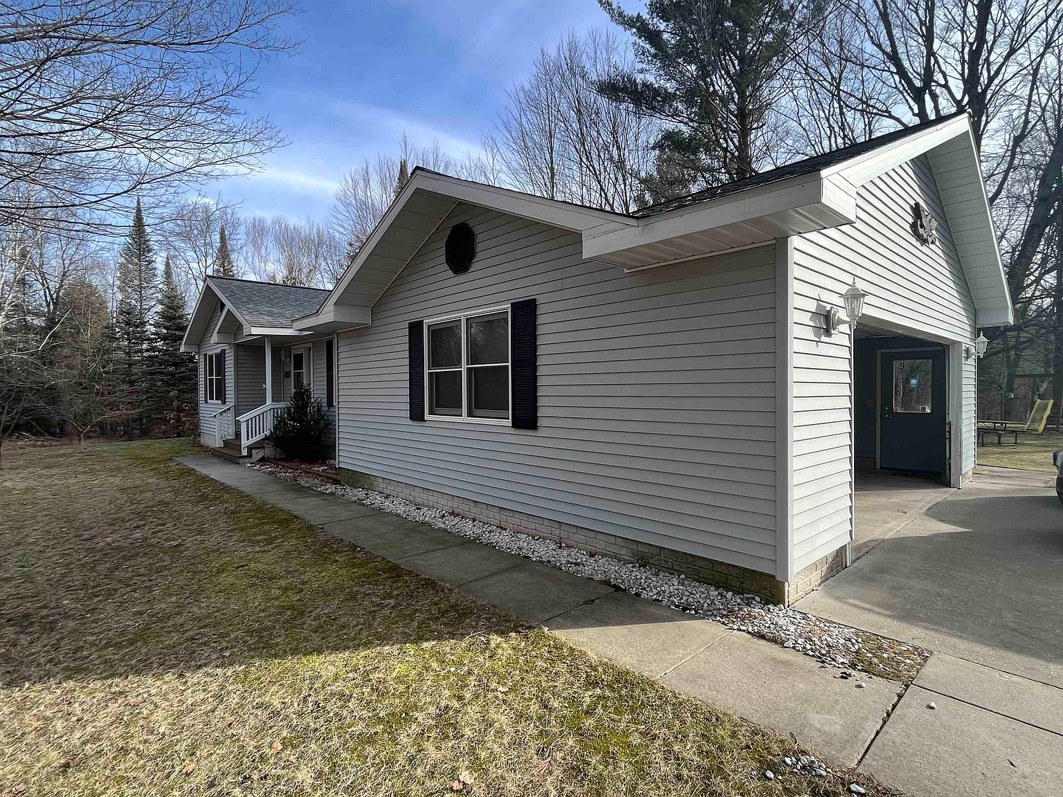 2057 W Arnold Lake Rd, Harrison, MI 48625 MLS 50099605 Zillow