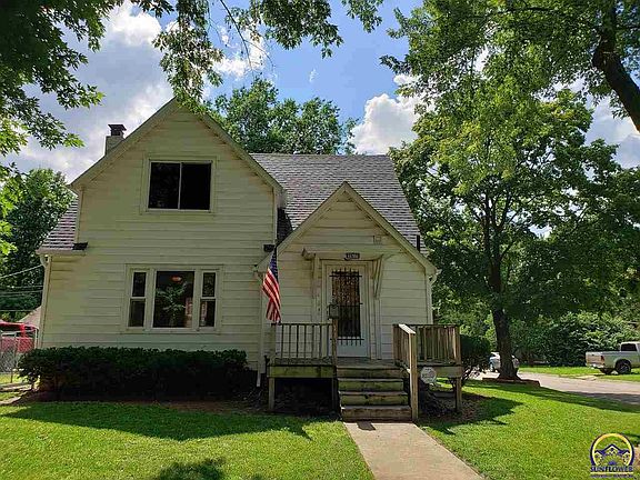 2nd image of 1101 SW Macvicar Ave