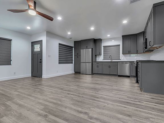 2nd image of 2230 Fargo St