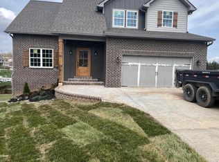 230 Edgefield Ln, Lenoir City, TN 37771