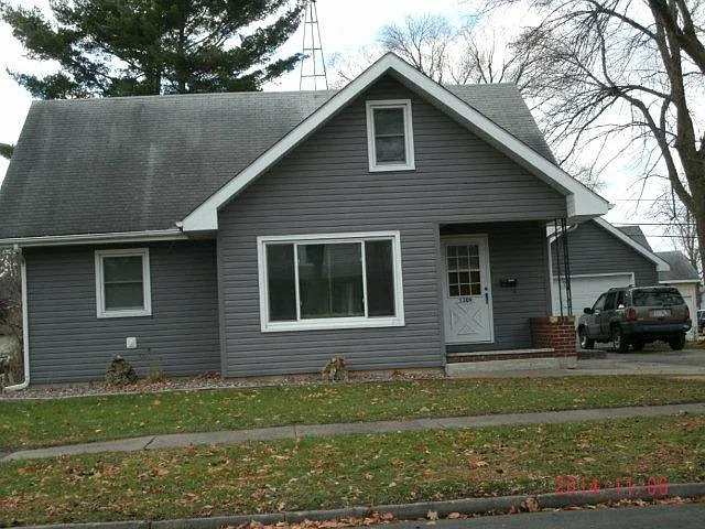 5 bed, $1,850 — Photo 1