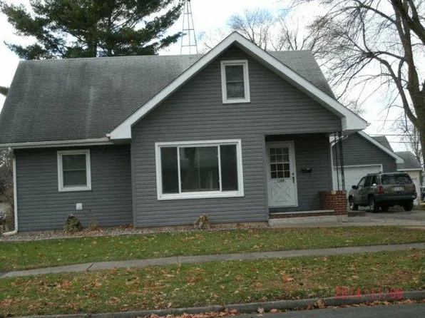 1309 8th St E, Menomonie, WI 54751