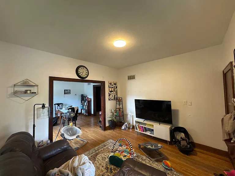 738 N Garland Ave — Photo 3