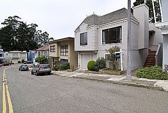 Front : 123 Dellbrook