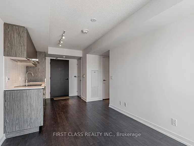 60 Shuter St #1710 — Photo 10