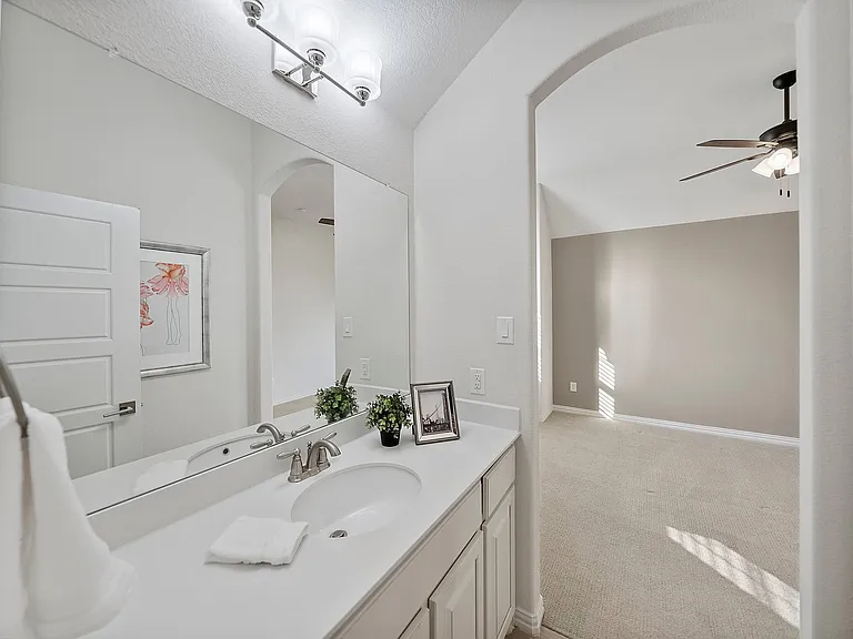 2805 Walnut Creek Ln — Photo 37