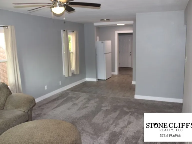 708 Houchin St — Photo 10
