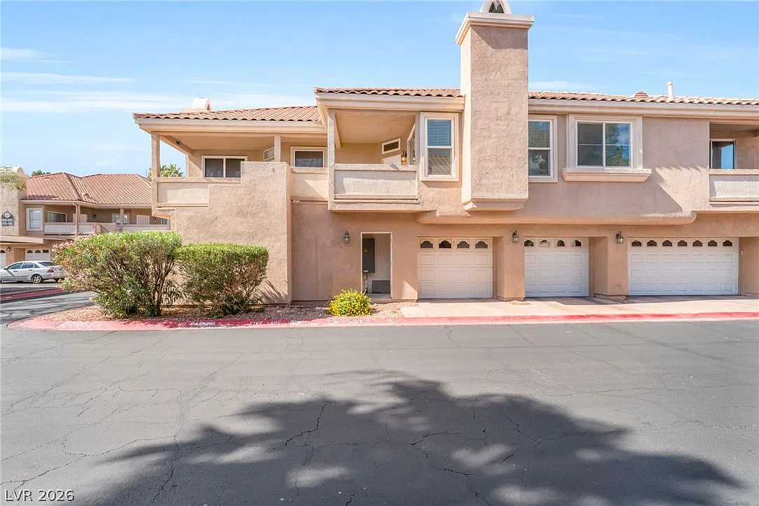 2 bed, 2.0 bath, 1108 sqft, $1,600 — Photo 3
