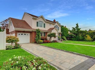 100 Salem Rd, Valley Stream, NY 11580