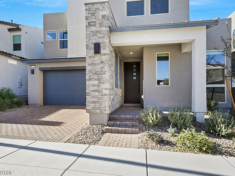 2611 Chance Canyon St — Photo 2