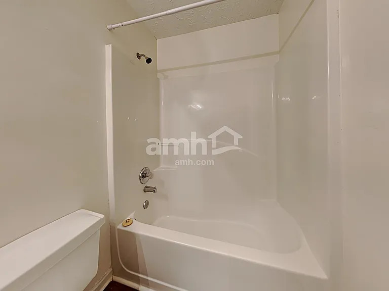 817 Hillary Ct — Photo 17