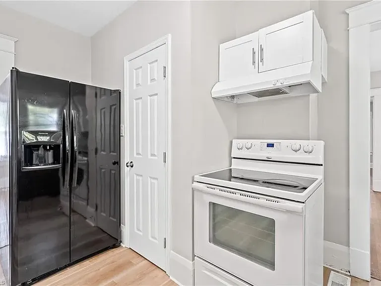 1203 Vance St — Photo 17