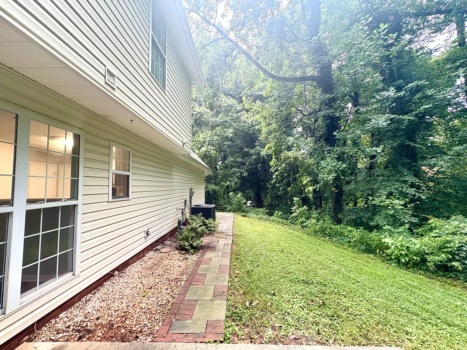 3 bed, 1769 sqft, $2,250 — Photo 2
