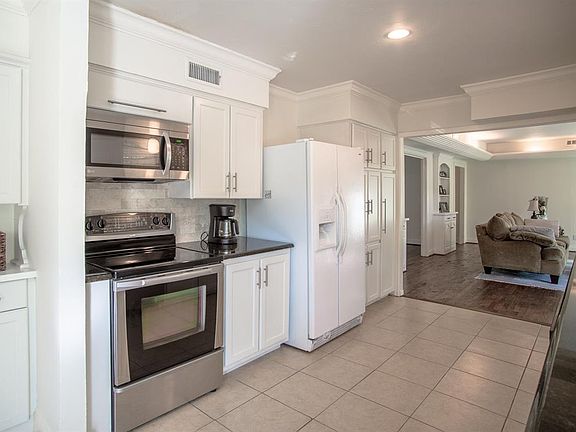 3rd image of 10714 Marquis Ln