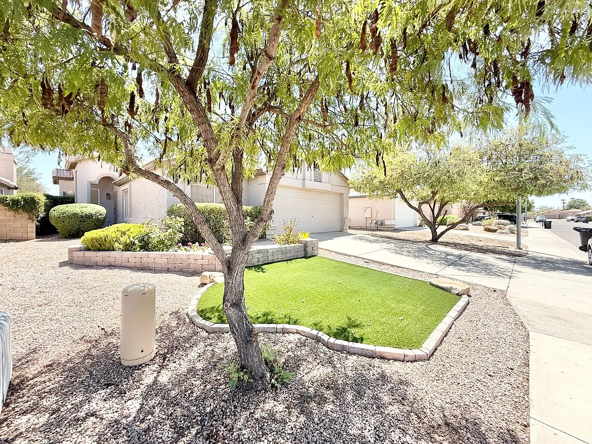 3 bed, 2.0 bath, 1523 sqft, $2,199 — Photo 4