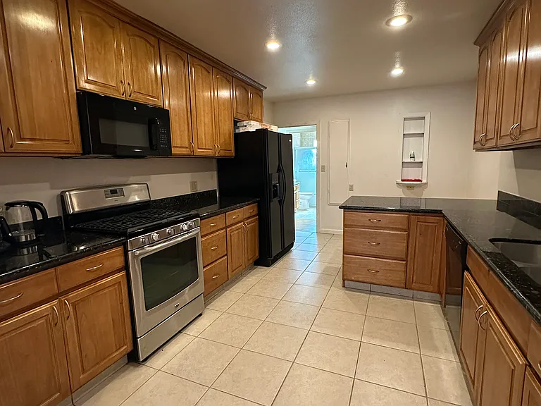 627 W Euclid Ave — Photo 4