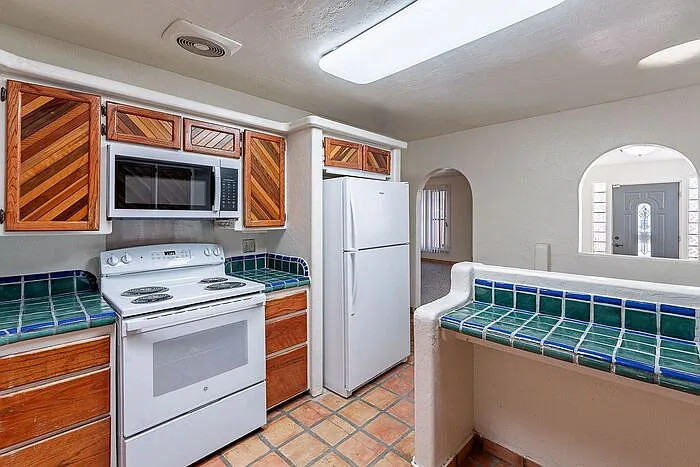 3118 N Santa Rita Ave — Photo 10