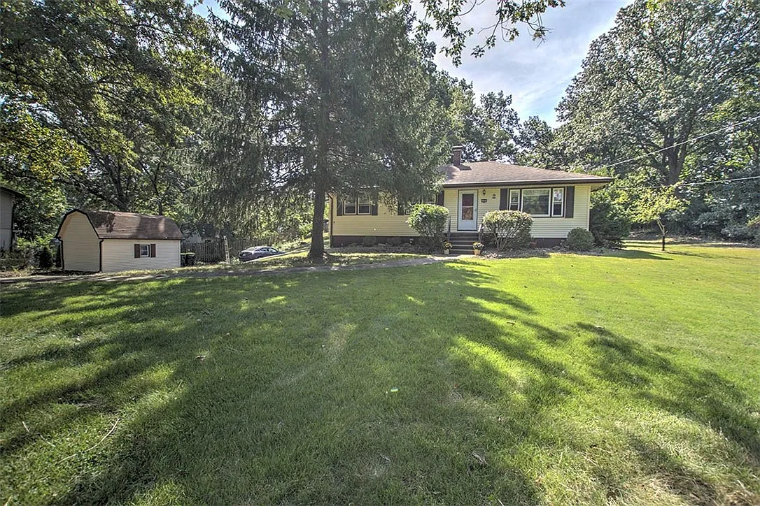 3305 Welles St photo 1