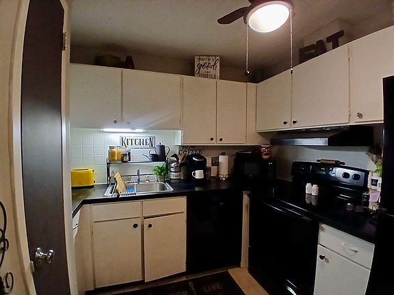 5th image of 24 Thayer Pond Dr #17