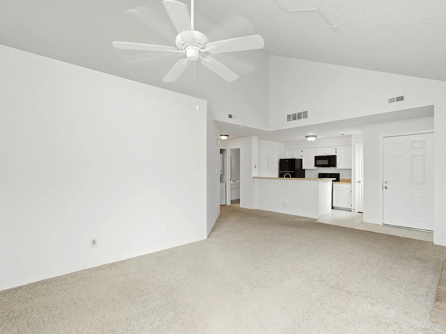 1 bed, 690 sqft, $1,550 — Photo 3
