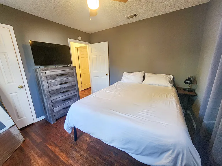 Gray Bedroom but will not have furniture