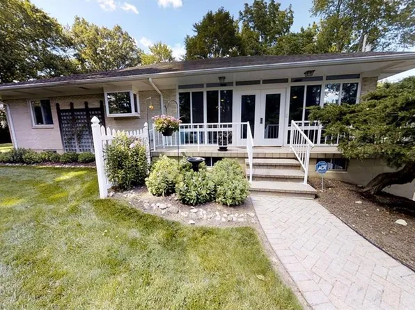 561 N Dayton Lakeview Rd, New Carlisle, OH 45344