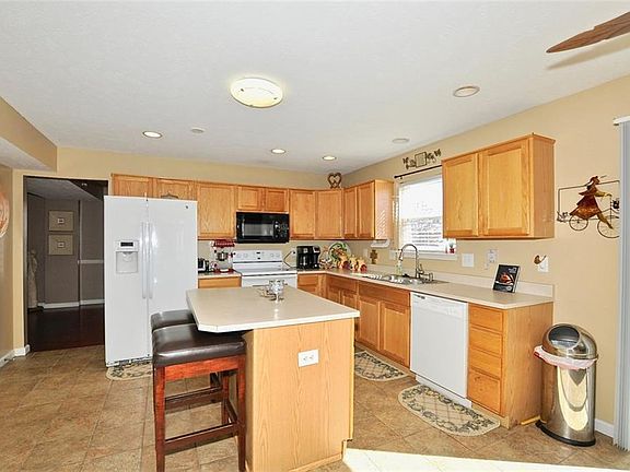 5th image of 3233 Crestwell Dr