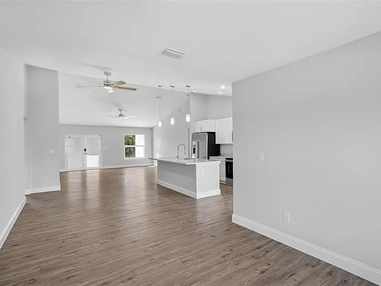 375 Denver Dr — Photo 11