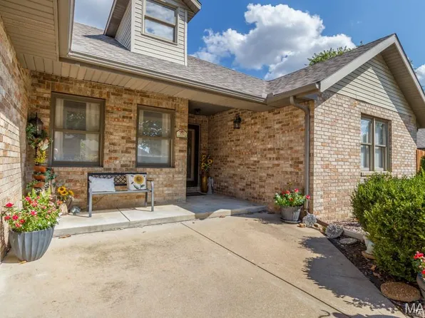 1830 Cypress Dr, Lebanon, MO 65536