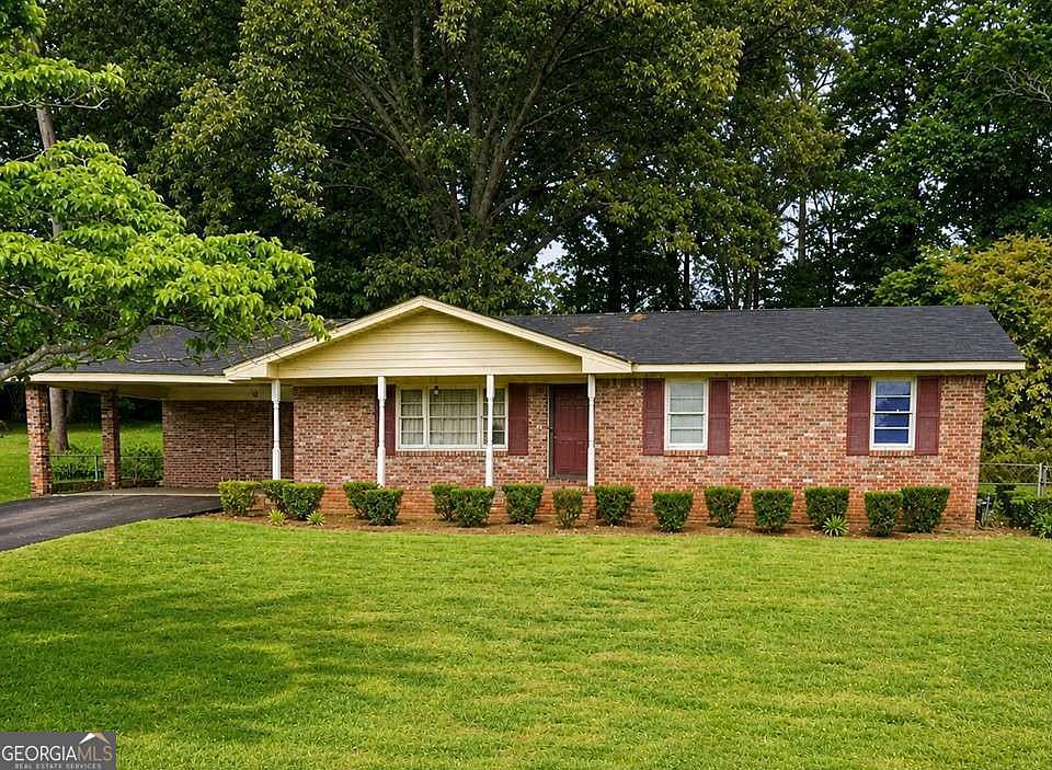 1st image of 2749 Hutch Dr