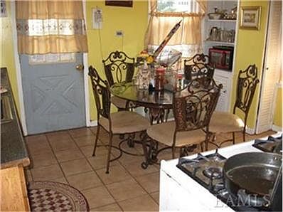 Eat in Kitchen