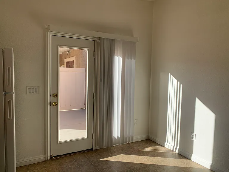 5005 Bayberry Crest St — Photo 4