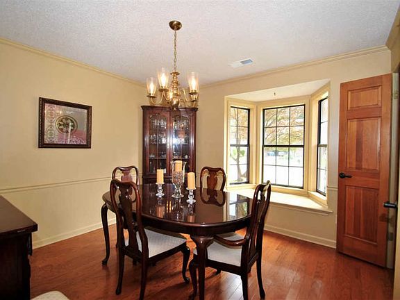 3rd image of 5942 Barrentine Dr