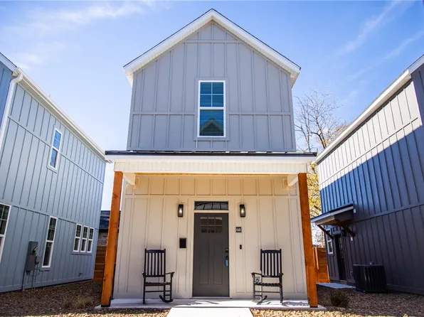 648 W Price Ave, Springdale, AR 72764