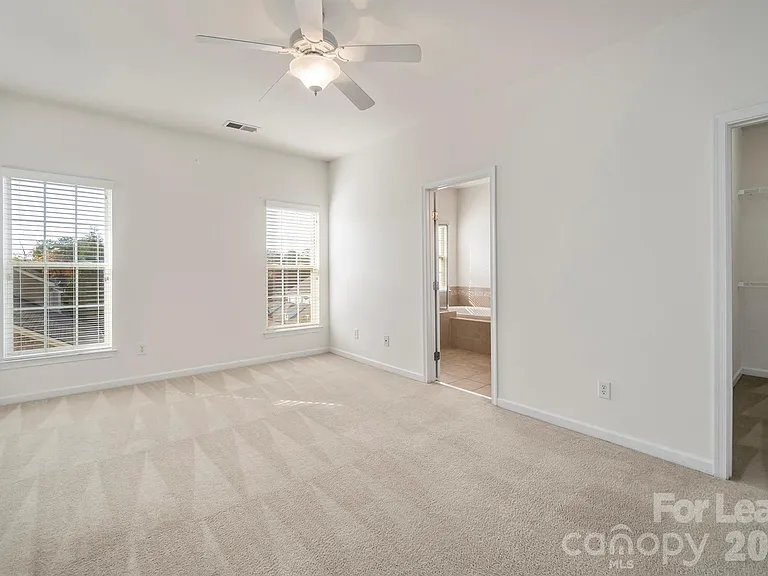 413 Armour St — Photo 13