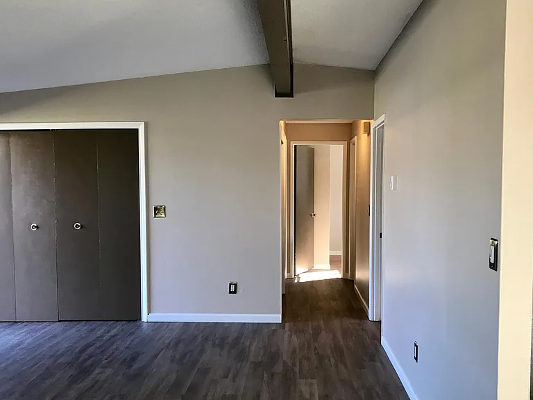 9455 SW Commercial St #9455 — Photo 2